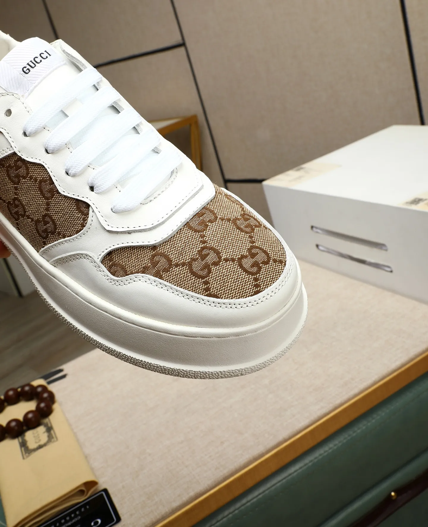 Men's shoes 💰400 GUCCI🔍🔍The latest models are on sale at the same time at the counter. Original calfskin imported from Italy, genuine leather lining, (high-end, extravagant, and classy) with exquisite workmanship. Soles: Original soles specially provided by the original factory. ⚠Exclusive double-layer movable molded soles are super comfortable⚠. Photos of the real thing🎬The real thing is better🔍🔍"High quality·Follow the order" Code number 38-44